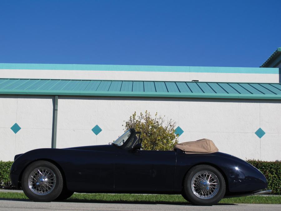  Jaguar XK150 Drop Head Coupe Customized 1957 года  (фото 2 из 4)